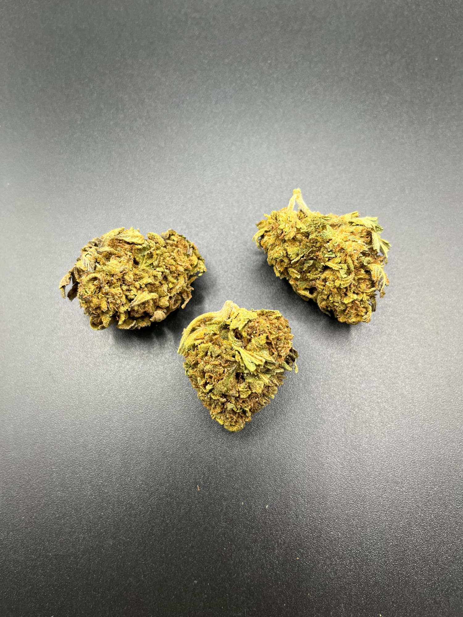 Mango Kush cannabis flower